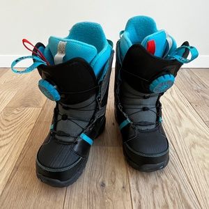 Burton Youth Zipline Snowboard Boots, Size 4, EUC